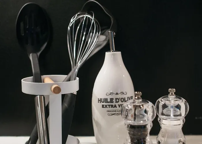 Comfort And Authentic Near Old Town דירה